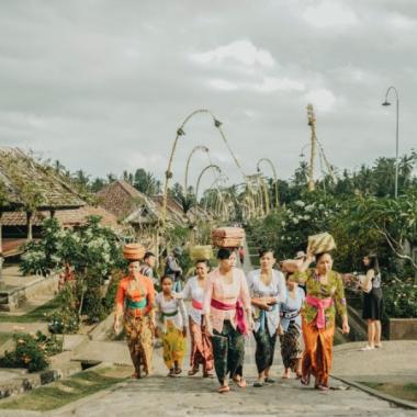 4 Ciri Khas Kain Tenun Endek Bali Yang Wajib Anda Ketahui