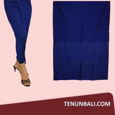 7 Kain Tenun Yang Eye-Catching Untuk Bawahan Kebaya