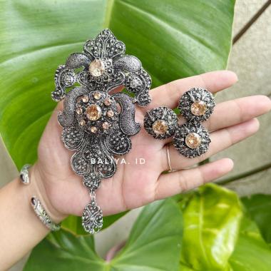 Bros Kebaya Bali untuk Wisuda: Panduan Memilih yang Tepat