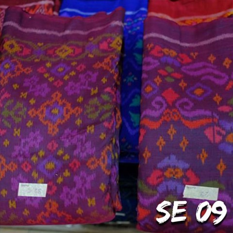 Kain Endek Meteran untuk Bahan Seragam