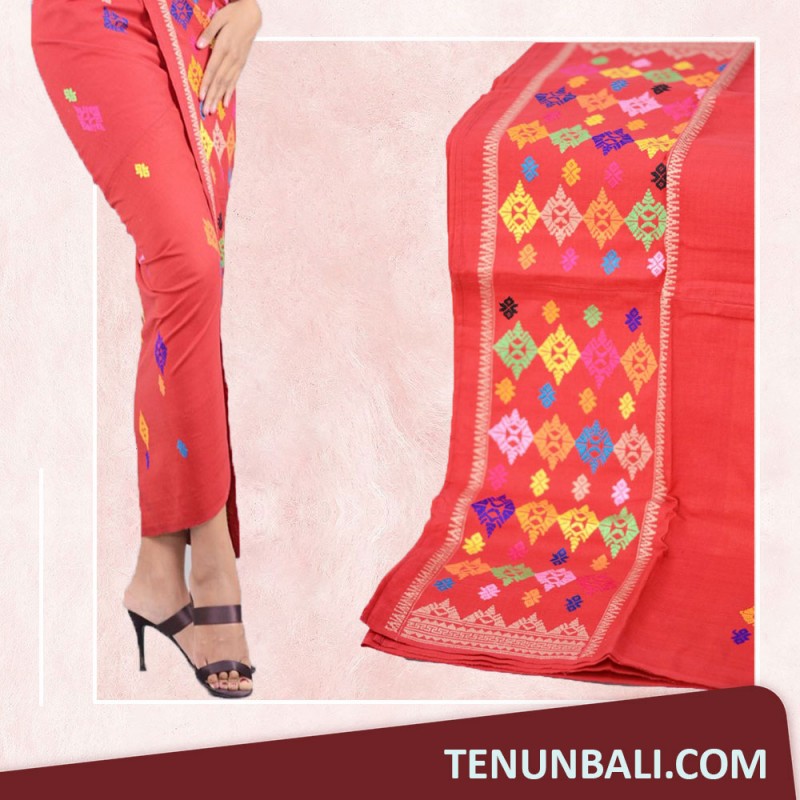 Tenun Songket Bali Warna Merah