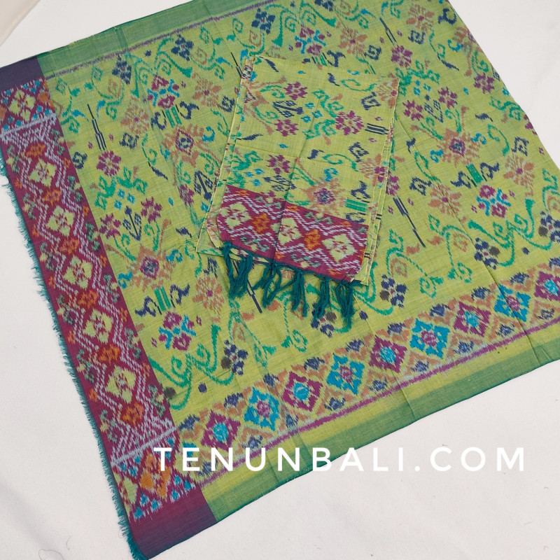 kamen endek semi halus warna hijau muda tenunbali